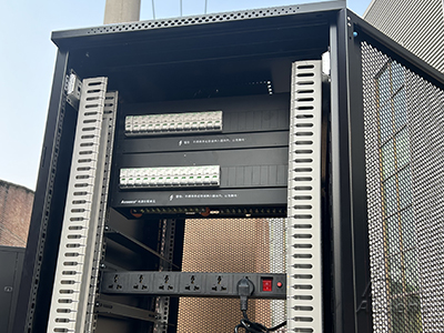 19 英寸標準機柜 高 2200x 寬 600x 深 800  前后網(wǎng)孔門 AS-JB6 847